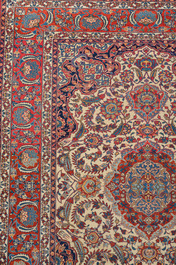 A Persian Keshan (Kashan) rug with floral design, wool on cotton, first half 20th C.