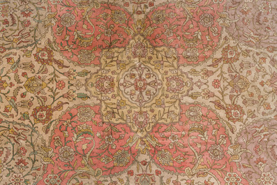 A Turkish Sivas rug with central medallion and floral design, wool on cotton, 20th C.