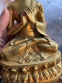 Een Chinese verguld bronzen figuur van Boeddha, 19de eeuw