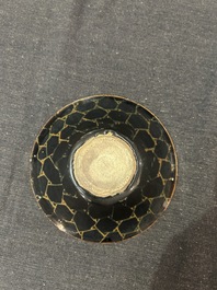 A Chinese Jian 'broken ice' bowl in Song style, 19th/20th C.
