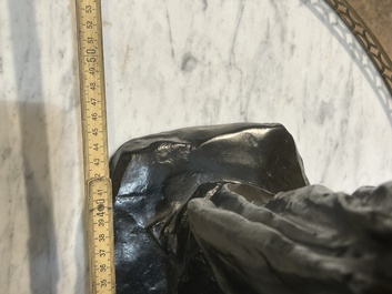 George Minne (1866-1941): Les Trois Saintes Femmes, bruin-zwartgepatineerd brons, met gieterijstempel De Groeve (1896)