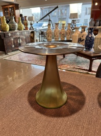 Koloman Moser (1868-1918, navolger van): Een paar 'Vulkan' vazen in iriserend glas, 20ste eeuw