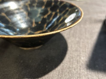 A Chinese Jian 'broken ice' bowl in Song style, 19th/20th C.