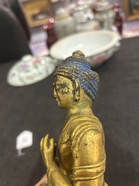 Een Chinese verguld bronzen figuur van Boeddha, 19de eeuw