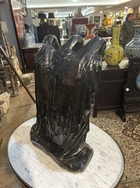 George Minne (1866-1941): Les Trois Saintes Femmes, bruin-zwartgepatineerd brons, met gieterijstempel De Groeve (1896)