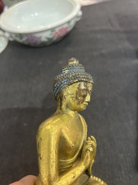 Een Chinese verguld bronzen figuur van Boeddha, 19de eeuw