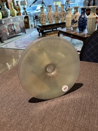 Koloman Moser (1868-1918, navolger van): Een paar 'Vulkan' vazen in iriserend glas, 20ste eeuw