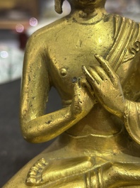 Een Chinese verguld bronzen figuur van Boeddha, 19de eeuw