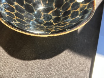 A Chinese Jian 'broken ice' bowl in Song style, 19th/20th C.