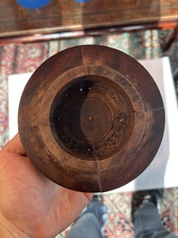 A Chinese famille verte powder blue ground vase with wooden cover, 19th C.