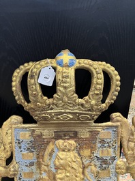 A Dutch polychrome and gilt cast iron 'Je maintiendrai' wall plaque, ca. 1900