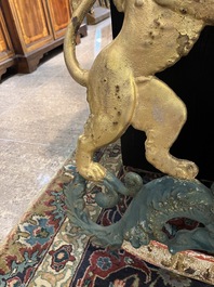 A Dutch polychrome and gilt cast iron 'Je maintiendrai' wall plaque, ca. 1900