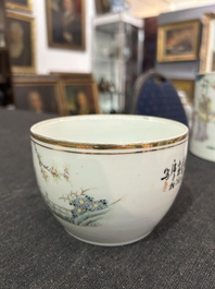 A Chinese famille rose brush pot and a qianjiang cai bowl, 19th/20th C.