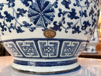 A large Chinese blue and white 'hu' vase with phoenixes and lotus scrolls, 19th C.