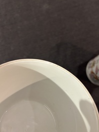 A Chinese famille rose brush pot and a qianjiang cai bowl, 19th/20th C.