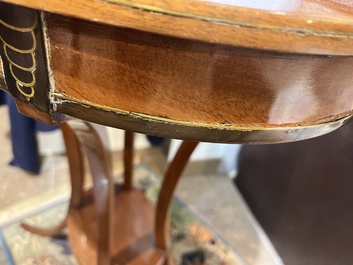 Jean-Joseph Chapuis (1765-1864): A brass inlaid wooden gueridon on four curved supports, first quarter 19th C.