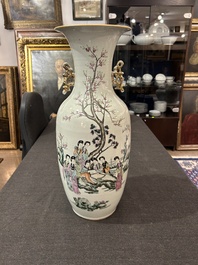 Drie diverse Chinese famille rose vazen, 19de/20ste eeuw