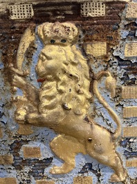 A Dutch polychrome and gilt cast iron 'Je maintiendrai' wall plaque, ca. 1900