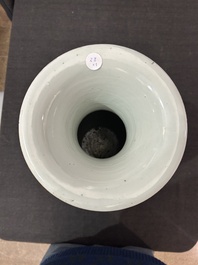 Drie diverse Chinese famille rose vazen, 19de/20ste eeuw