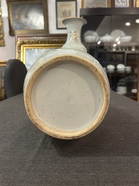 Drie diverse Chinese famille rose vazen, 19de/20ste eeuw