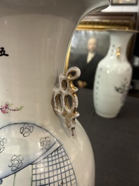 Drie diverse Chinese famille rose vazen, 19de/20ste eeuw