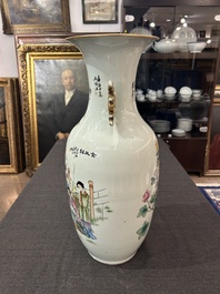 A Chinese famille rose vase with female scholars and floral design, 19th/20th C.