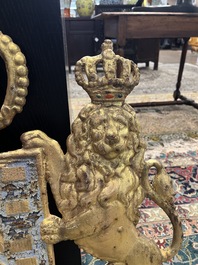 A Dutch polychrome and gilt cast iron 'Je maintiendrai' wall plaque, ca. 1900