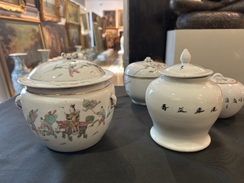 Een diverse collectie Chinees qianjiang cai en famille rose porselein, 19de/20ste eeuw