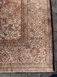 A Turkish Sivas rug with central medallion and floral design, wool on cotton, 20th C.
