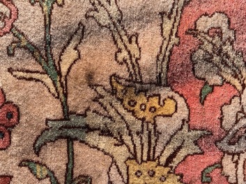 A Turkish Sivas rug with central medallion and floral design, wool on cotton, 20th C.