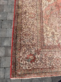A Turkish Sivas rug with central medallion and floral design, wool on cotton, 20th C.