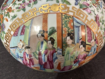 A Chinese Canton famille rose bottle vase, 19th C.