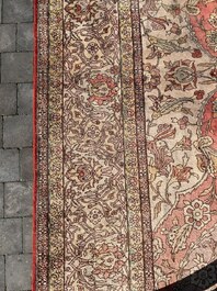 A Turkish Sivas rug with central medallion and floral design, wool on cotton, 20th C.