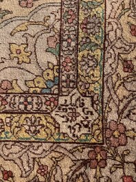 A Turkish Sivas rug with central medallion and floral design, wool on cotton, 20th C.