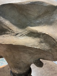 Franse school, navolger van Felix Lecomte (1737-1817): Buste van Marie Antoinette, gepatineerd terracotta op marmeren voet, ca. 1900