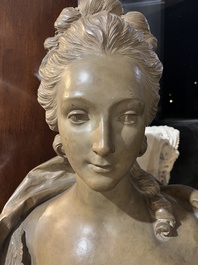 Franse school, navolger van Felix Lecomte (1737-1817): Buste van Marie Antoinette, gepatineerd terracotta op marmeren voet, ca. 1900