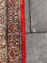 A Turkish Sivas rug with central medallion and floral design, wool on cotton, 20th C.