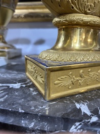 A fine French Empire vase with refined gilt design on a cobalt blue ground, Paris, early 19th C.