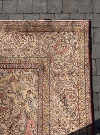 A Turkish Sivas rug with central medallion and floral design, wool on cotton, 20th C.