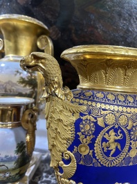A fine French Empire vase with refined gilt design on a cobalt blue ground, Paris, early 19th C.