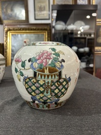 Five Chinese famille rose wares with antiquities design, 19th C.