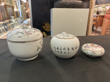 Een diverse collectie Chinees qianjiang cai en famille rose porselein, 19de/20ste eeuw