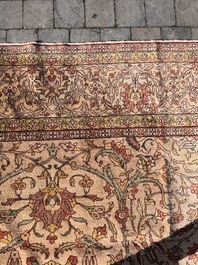 A Turkish Sivas rug with central medallion and floral design, wool on cotton, 20th C.