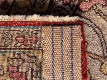 A Turkish Sivas rug with central medallion and floral design, wool on cotton, 20th C.