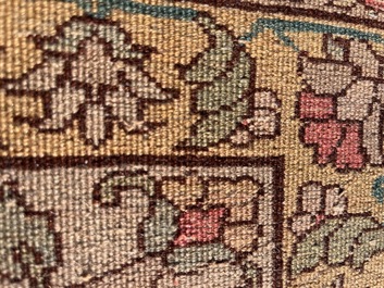 A Turkish Sivas rug with central medallion and floral design, wool on cotton, 20th C.