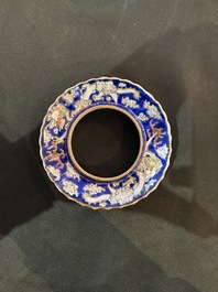 Een Chinese dekselkom op voet, twee wijnkoppen en een warmer, Tongzhi merk en periode