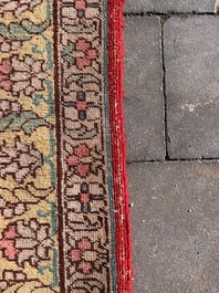 A Turkish Sivas rug with central medallion and floral design, wool on cotton, 20th C.