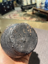 Een steengoed baardmankruik met dubbele adelaar en twee kruiken, 17de/18de eeuw