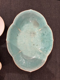 Een diverse collectie Chinees famille rose en qianjiang cai porselein, 19de eeuw