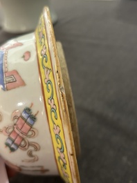 A Chinese famille rose 'antiquities' vase and cover, 19th C.